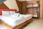Habitación privada con 4 camas at Hotel | 12 de Noviembre, Baños de Agua Santa, Ecuador